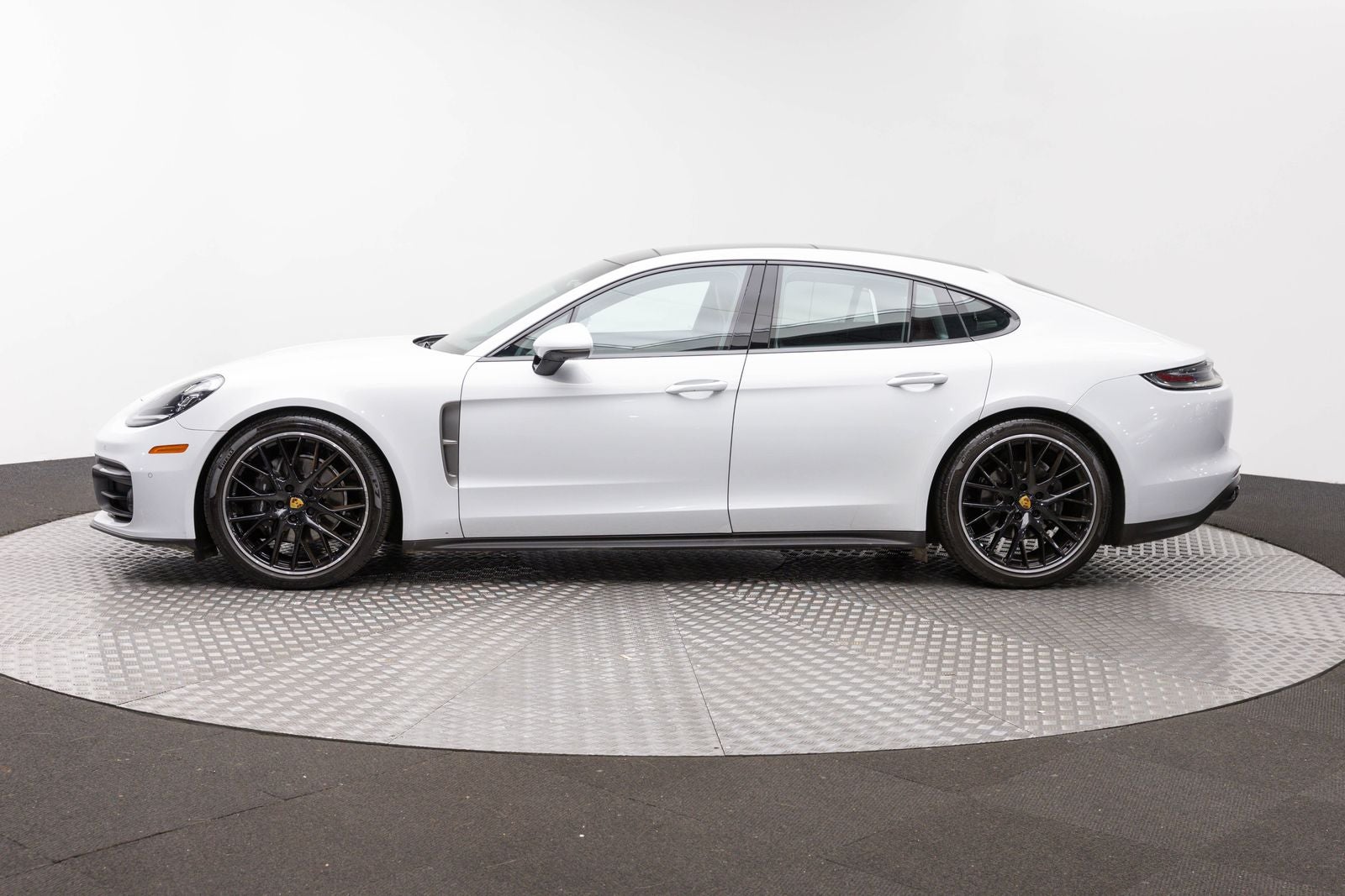 2023 Porsche Panamera 4