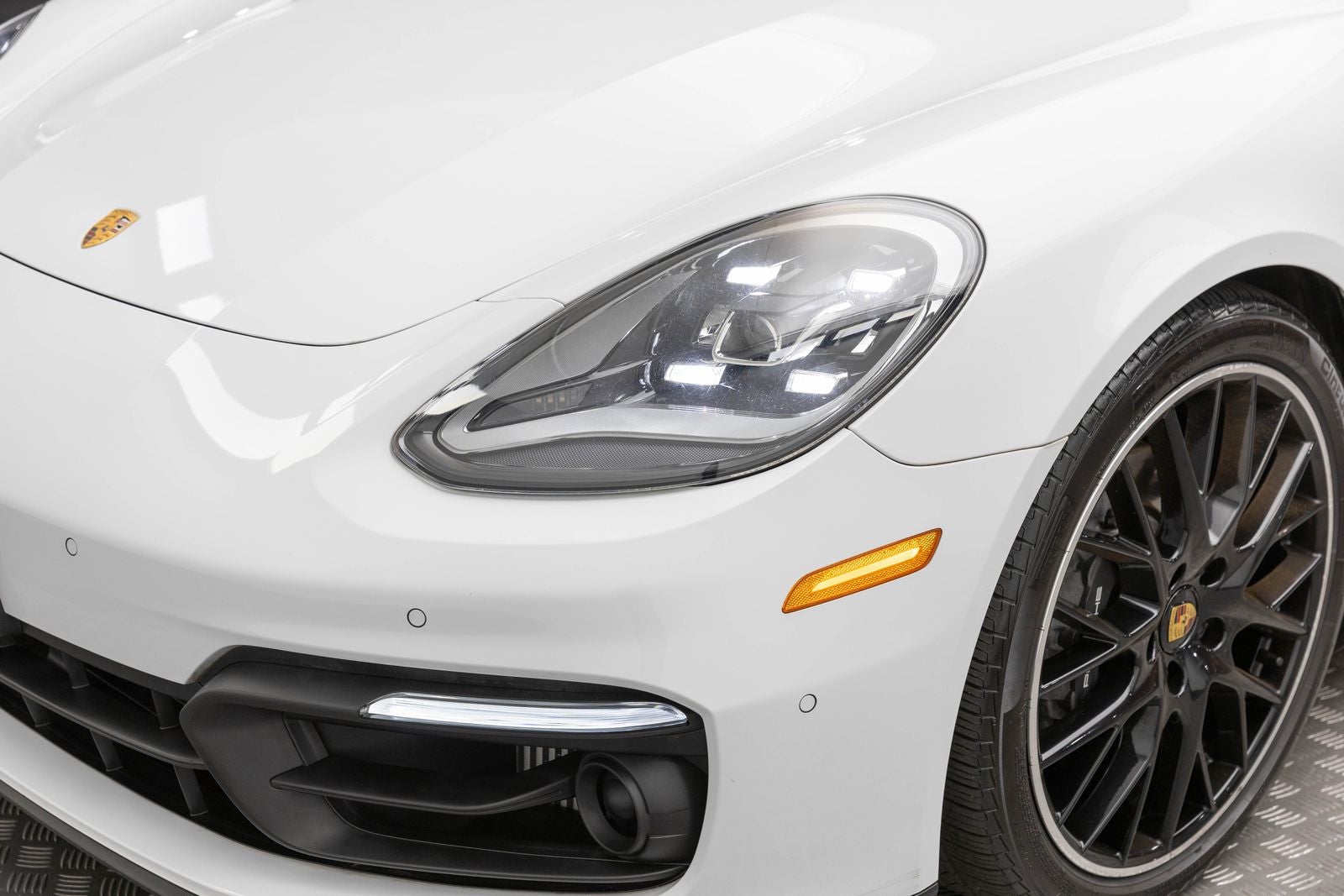 2023 Porsche Panamera 4
