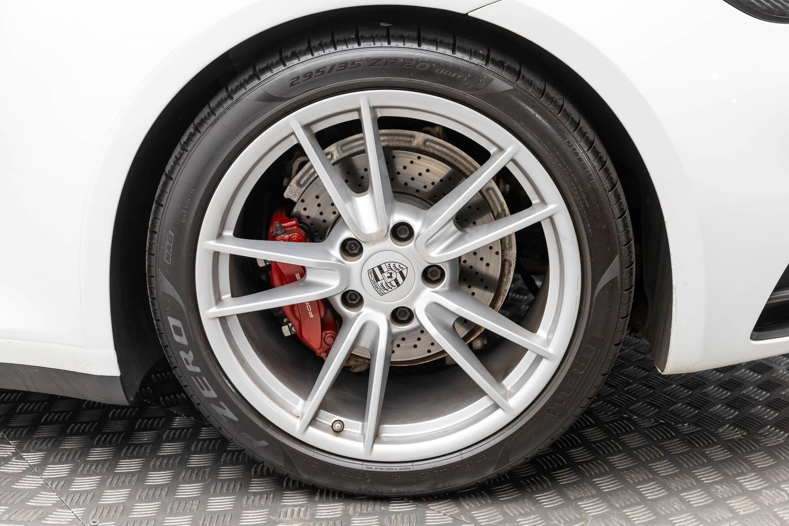 2020 Porsche 911 Carrera