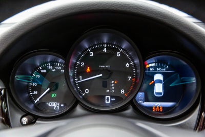 2022 Porsche Macan AWD