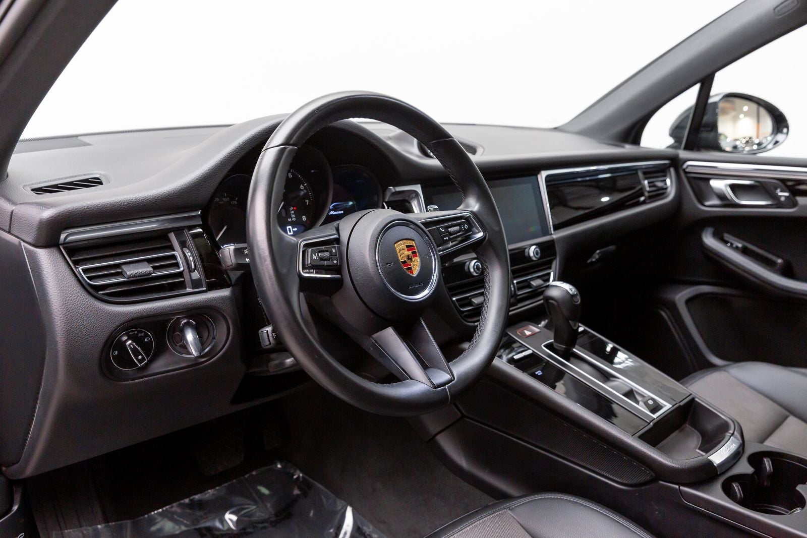 2022 Porsche Macan AWD