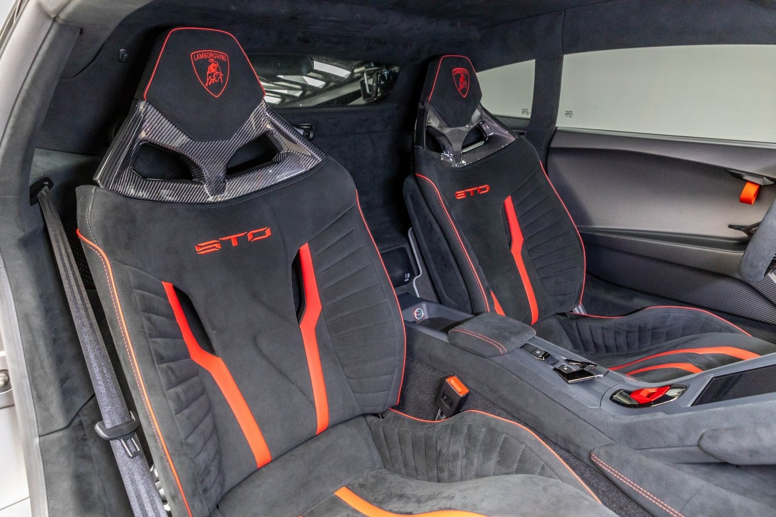 2022 Lamborghini Huracan STO Coupe