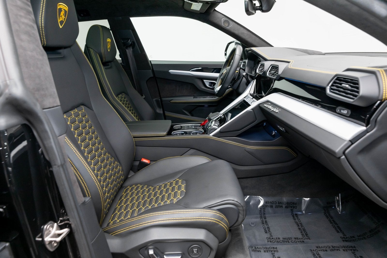 2022 Lamborghini Urus AWD