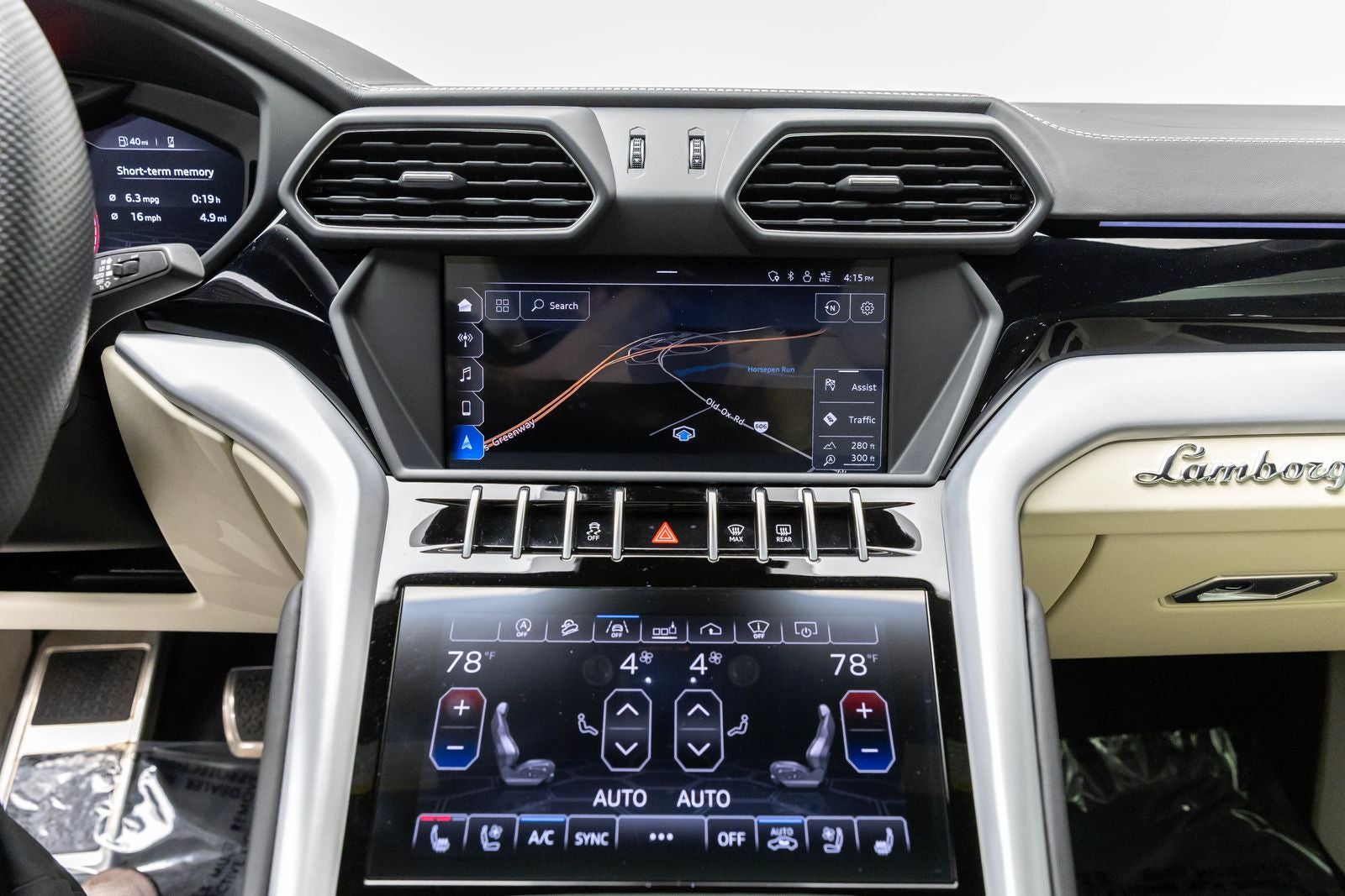 2019 Lamborghini Urus AWD