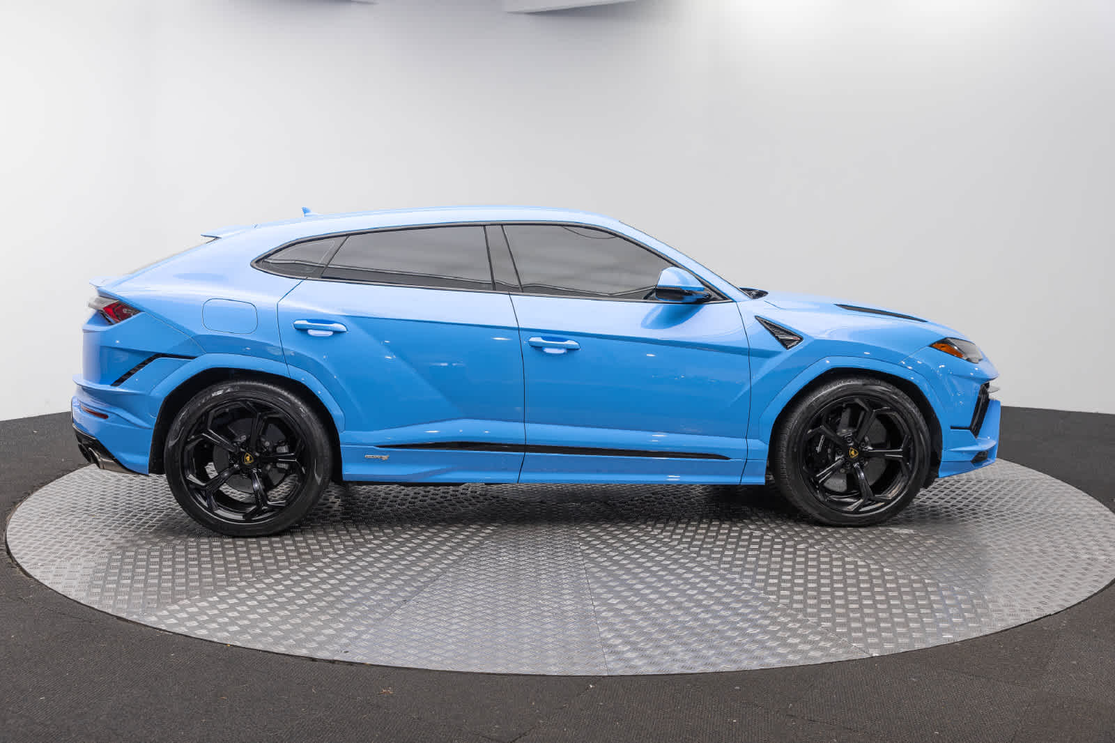 2023 Lamborghini Urus S