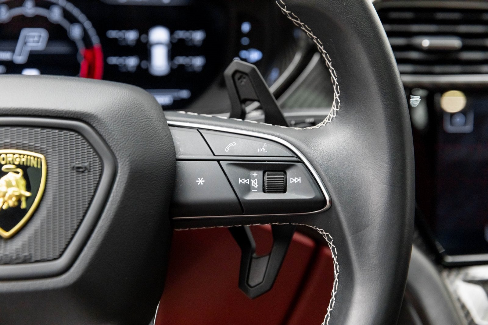 2023 Lamborghini Urus S