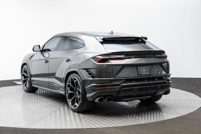 2023 Lamborghini Urus Performante
