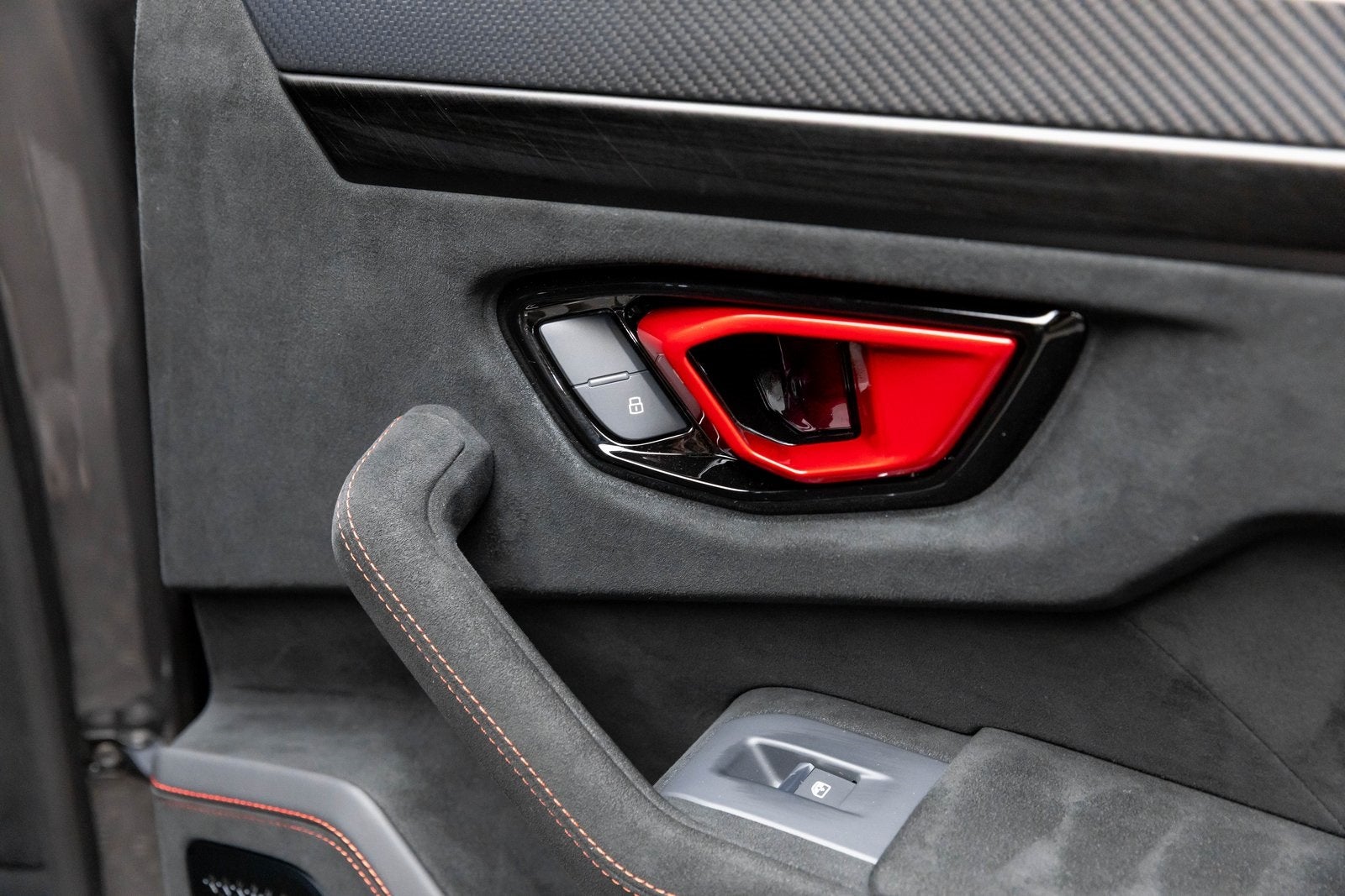 2023 Lamborghini Urus Performante