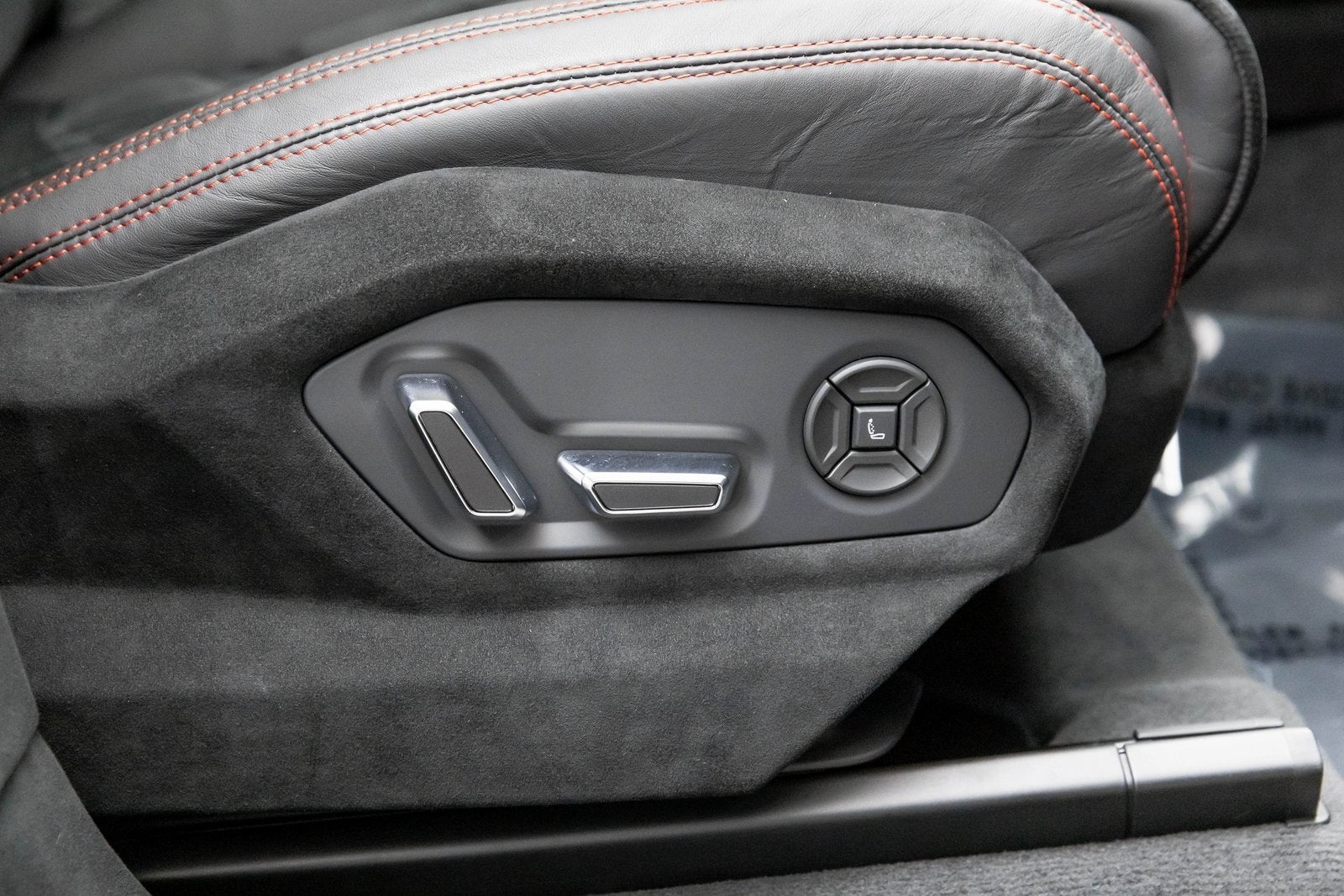 2023 Lamborghini Urus Performante