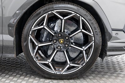 2023 Lamborghini Urus Performante