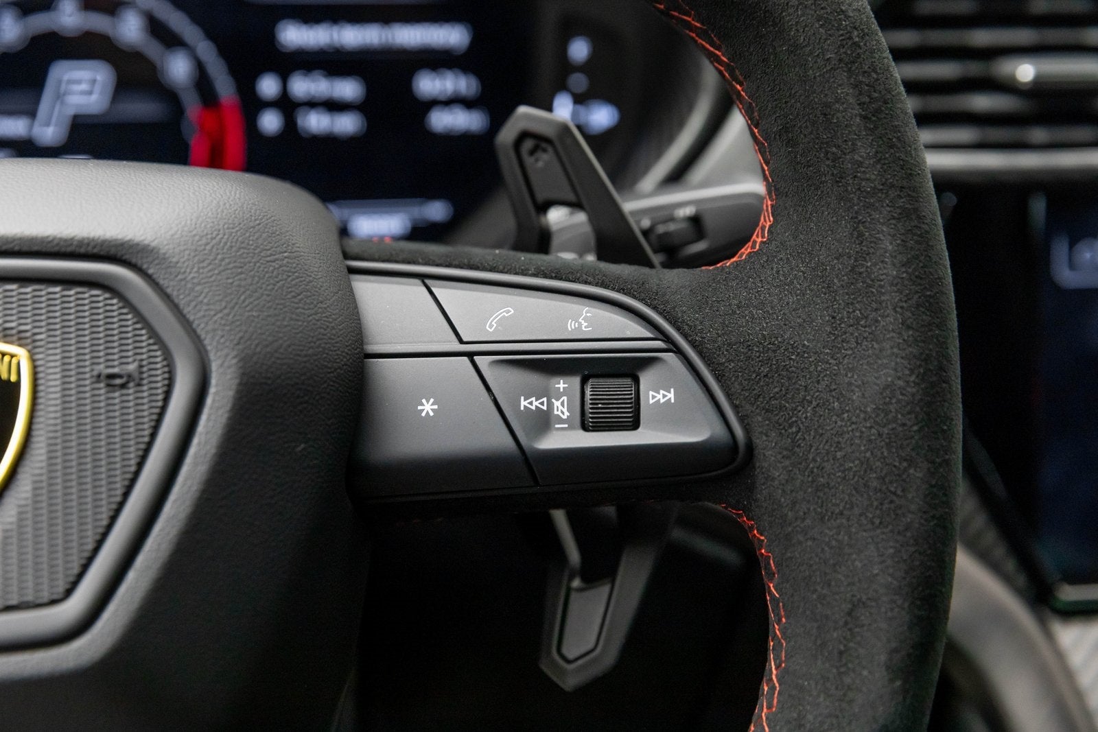 2024 Lamborghini Urus Performante