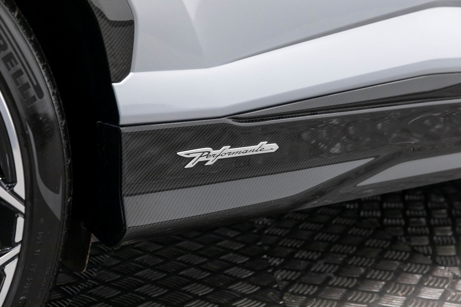 2024 Lamborghini Urus Performante